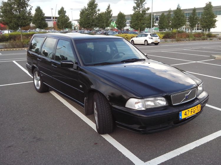 register foreigner car uk